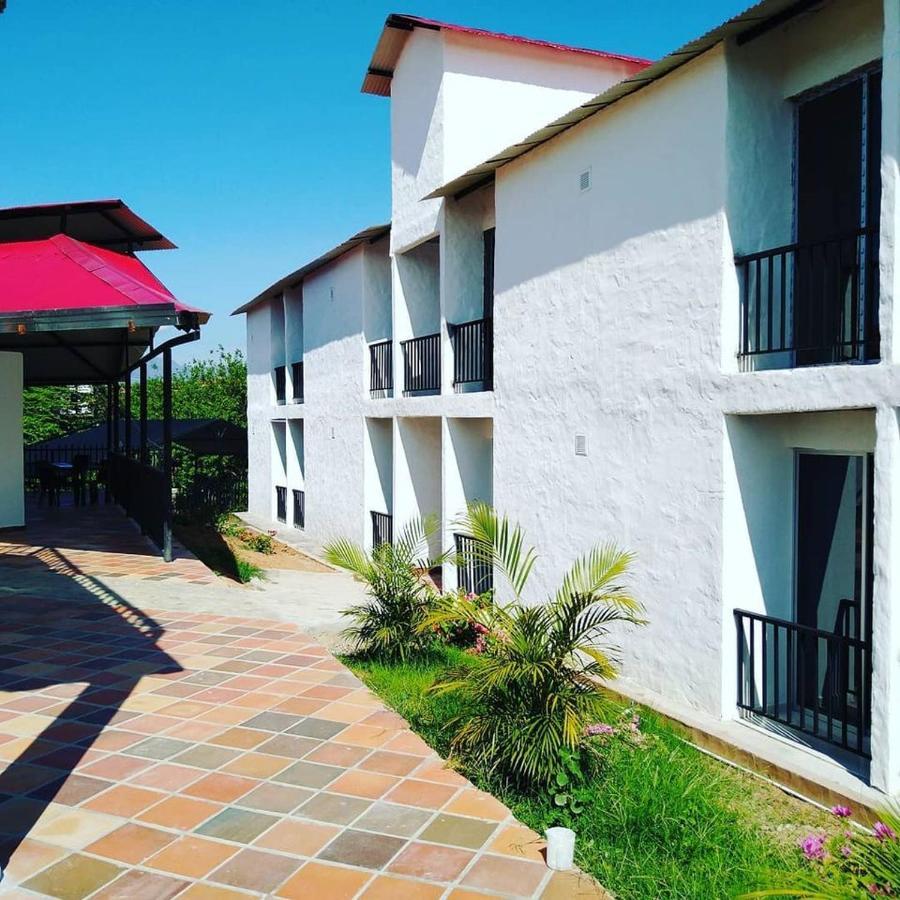 Cosmos Tatacoa Hotel Villavieja Exterior foto