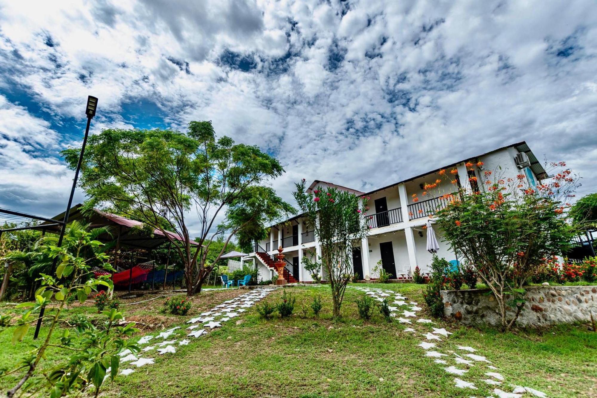 Cosmos Tatacoa Hotel Villavieja Exterior foto